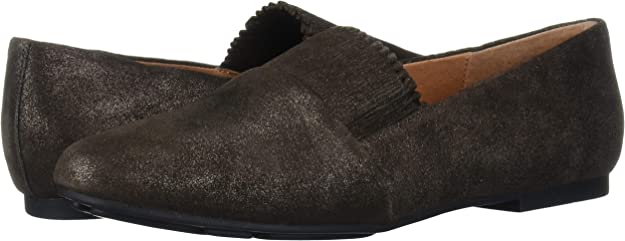 Gentle Souls by Kenneth Cole Women's Eugene Ruffle Slipper Loafer  Color Bronze Size 7.5M