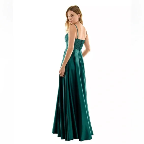 B Darlin Juniors Pleated-Bodice High-Slit Evening Gown  Color Hunter Size 9/10