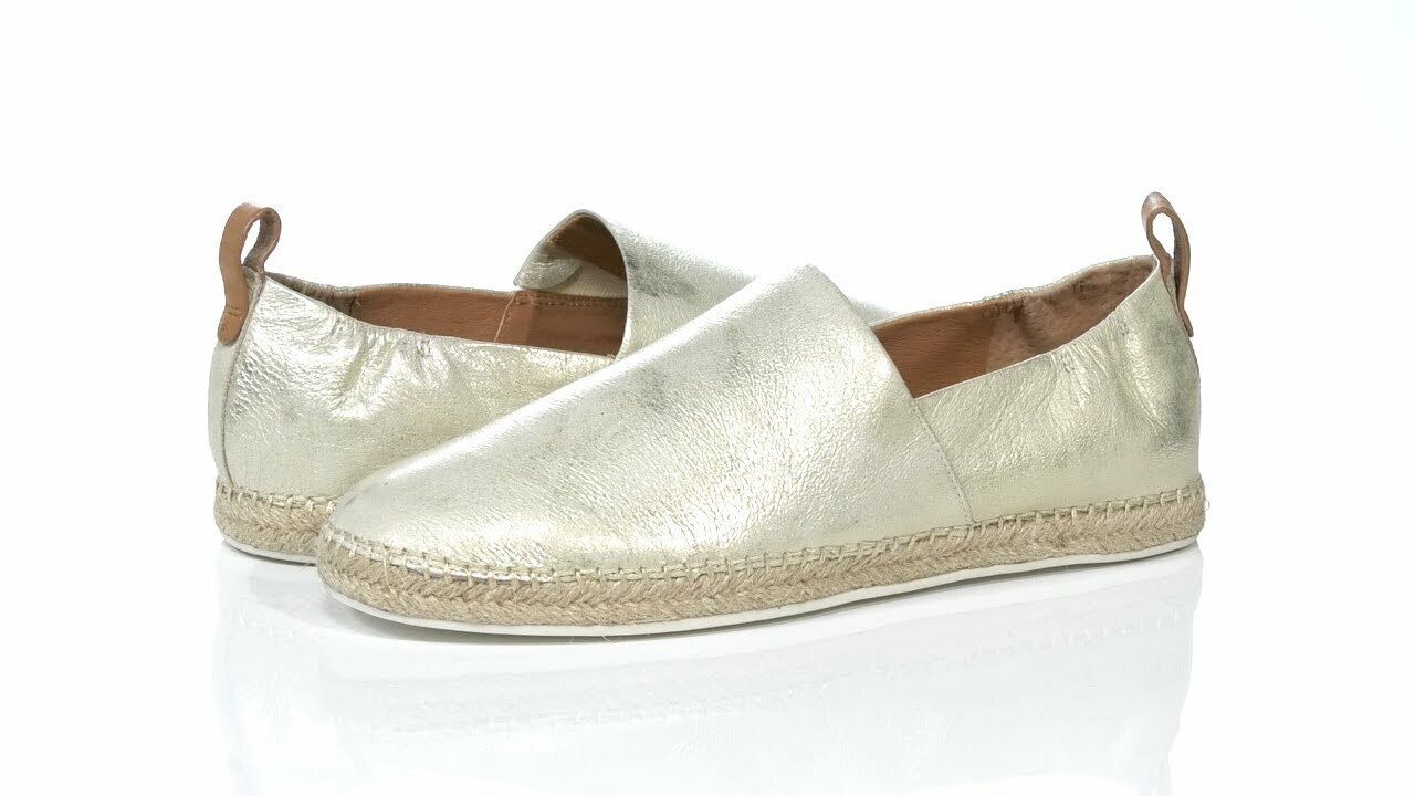 Gentle Souls by Kenneth Cole Women's Lizzy A-Line Sporty Flats  Color Ice Gold Size 8M