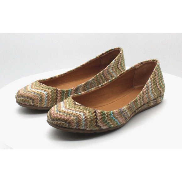 Sun + Stone Eliana Flats    Size 6M