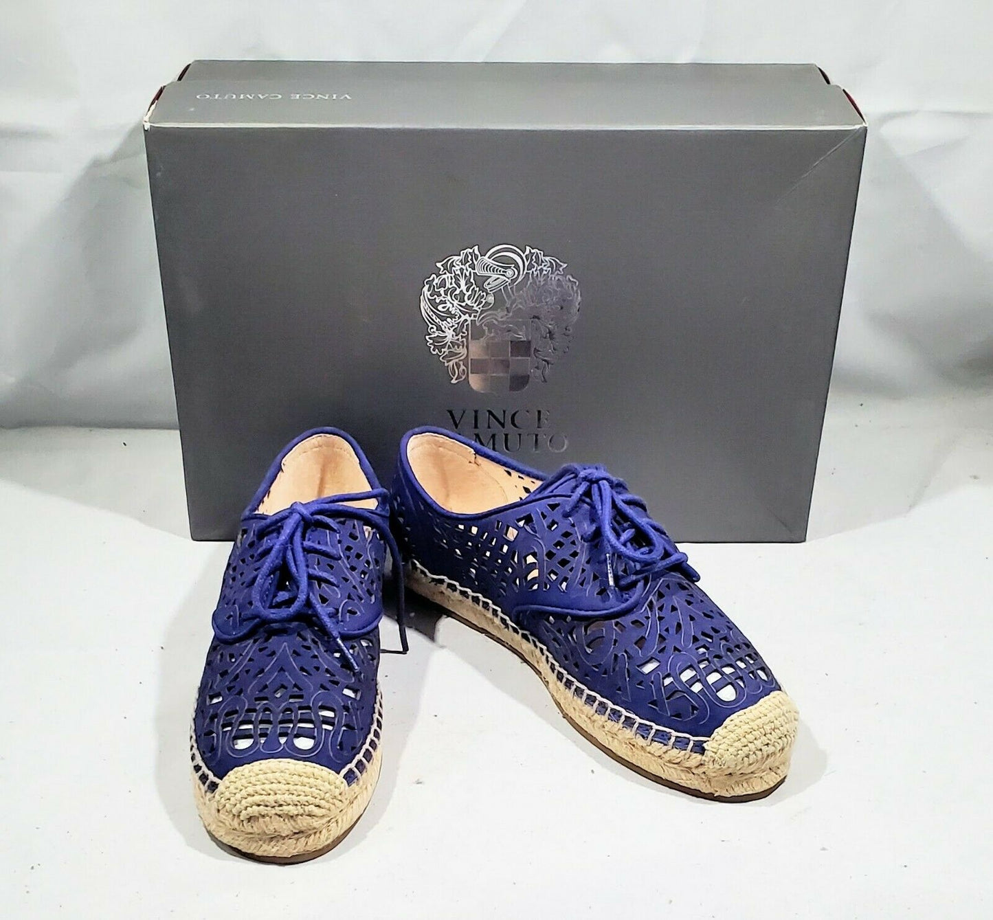 Vince Camuto Dating a Loyal lace up sneakers   Size 5M